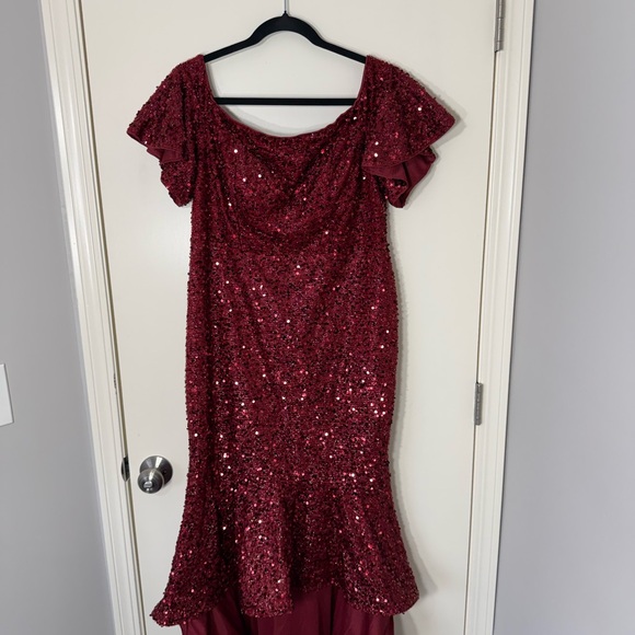 Giffniseti Burgundy High Low Sequin Gown Plus Size XL - Picture 2 of 11